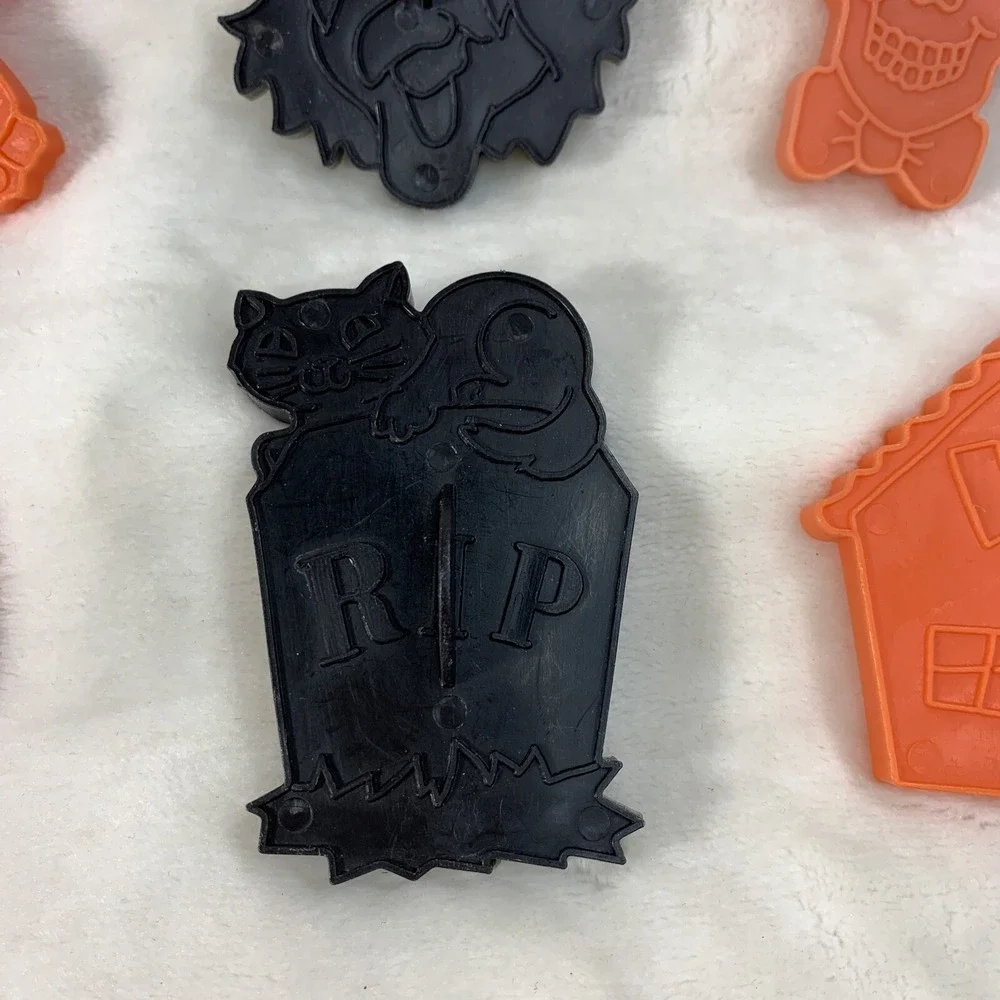 6 Vintage Wilton Halloween Cookie Cutters Cat Pumpkin Witch Skeleton House Grave